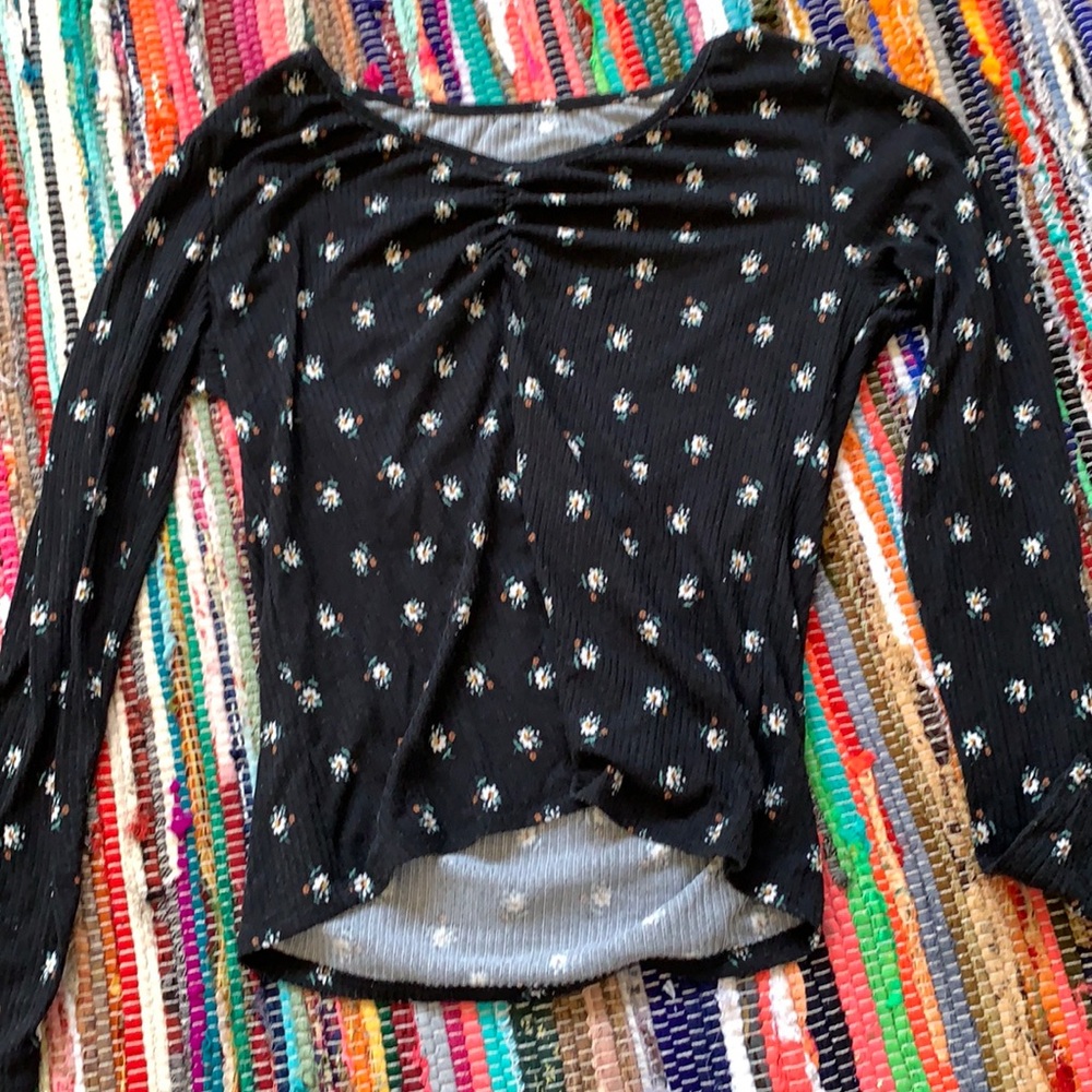 A black long sleeve shirt